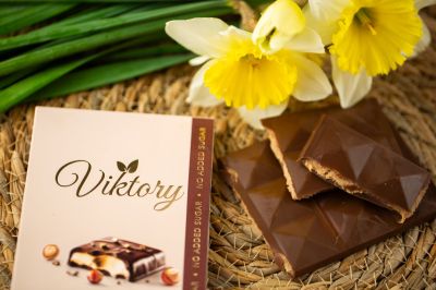 МЛЕЧЕН ШОКОЛАД БЕЗ ЗАХАР С КРЕМ ОТ ЛЕШНИЦИ, 70гр - VIKTORY